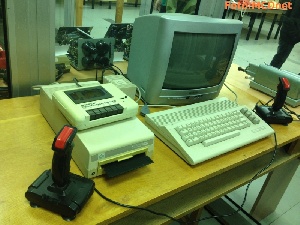 RETRO számítógép kiállítás gyerekeknek RETRO számítógép kiállítás gyerekeknek
